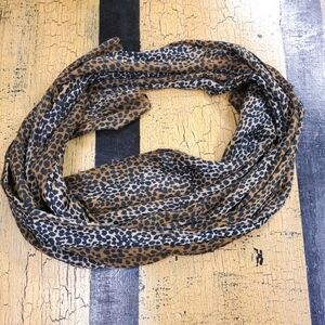 👸🧣 Leopard print scarf